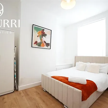 3br House In Peaceful Residential Area In Apartment *
