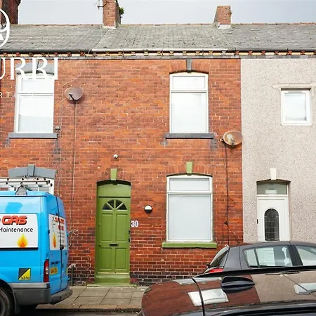 Apartment 3br House In Peaceful Residential Area In *